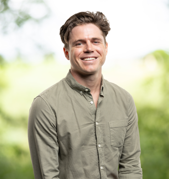 Dr Dusty McLean